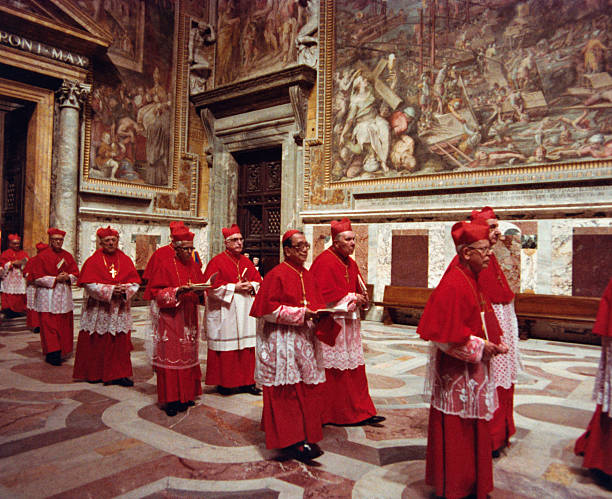 C’è un documento fantasma sul prossimo Conclave che i siti conservatori statunitensi stanno evocando con insistenza: da smentire? Ma i problemi veri sono altri. Preti sposati grande risorsa