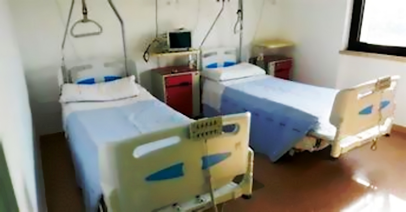 Sanità, ospedali fuori misura per gli anziani: reparti pieni e cure sempre più complesse