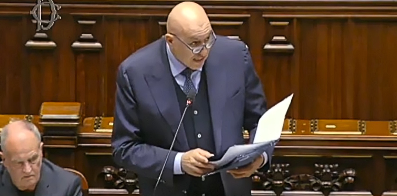 L'imbarazzante informativa di Guido Crosetto alla Camera sull'utilizzo delle basi militari nel territorio italiano da parte degli USA