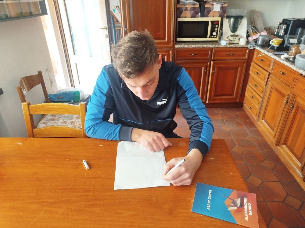 Il bisogno di raccontarsi attraverso la poesia